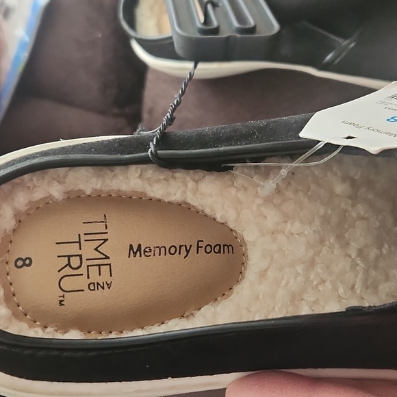 Brand New Warm Clogs - Picture 3 of 3